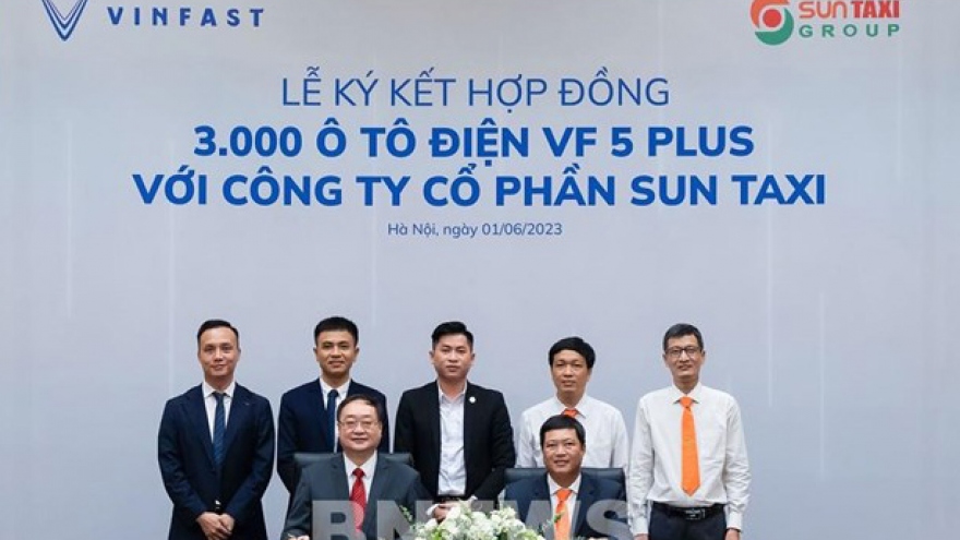 Sun Taxi signs deal to buy 3,000 VinFast electric cars